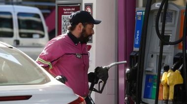 Inflación: sin previo aviso, YPF y Axion ya aumentaron el precio de sus combustibles