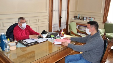 En Bragado, Gatica retomó la agenda en su despacho del palacio municipal