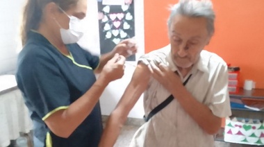 Municipio refuerza en adultos mayores las dosis contra el COVID-19