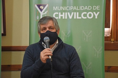 "No se encubre a nadie", dijo Britos, luego de que la policía interviniera en una fiesta clandestina