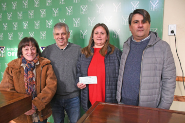 Britos entregó subsidio por más de 1.600.000 pesos para apoyar un proyecto educativo