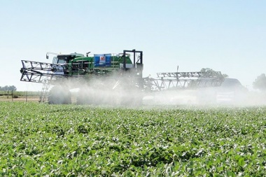 Vecinos de Lincoln insistieron a Serenal por el mal uso de agroquímicos