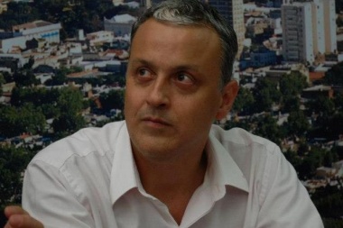Para romper con la polarización, Fay quiere debatir con Tolosa y Leiva