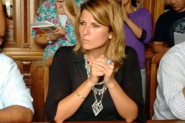 Leiva acusó al ejecutivo de "esconder información" y avaló el pedido de presencia de funcionarios