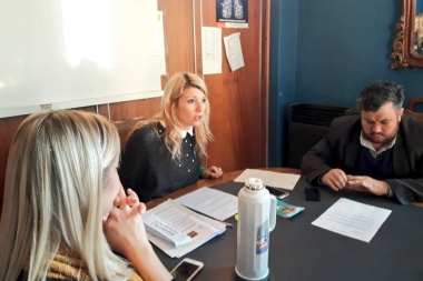 Leiva lamentó "falta de claridad" en la licitación del transporte, aunque justificó acompañamiento