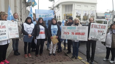 Docentes de Junín llevaron su reclamo al Concejo Deliberante