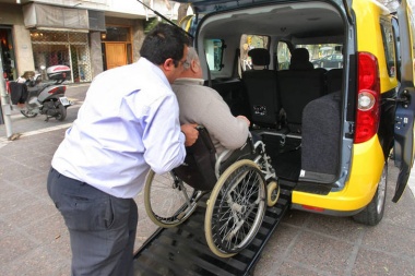 El Concejo analizará un proyecto para habilitar taxis y remises para pasajeros en silla de ruedas