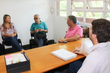 El municipio se reunió con Cáritas y ratificó su compromiso con las viviendas