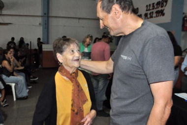 Sortearon 139 viviendas en Carlos Casares y Stadnik llenó de elogios a Kicillof
