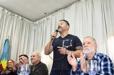 Menéndez estuvo en La Plata y arengó para ganarle “al ajuste en el 2019”