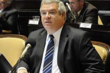Ex legislador de la cuarta sección en terapia intensiva con Covid