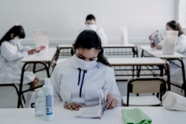 Pese al aumento de casos, en marzo comenzará las clases presenciales en la Provincia