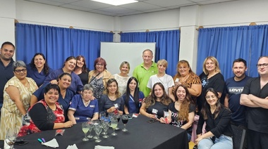 Revilla recorrió centros de salud para dialogar con el personal