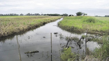 Productores pidieron respuestas sobre el manejo del agua y canales clandestinos