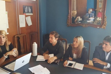 Llovet apuntó a militantes del FR por los insultos en el Concejo