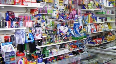 Entra en vigencia acuerdo de precios local por útiles escolares