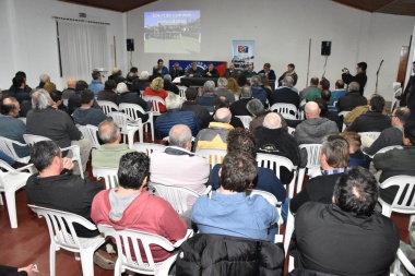 Reunión con productores rurales del partido de Chivilcoy en la Asociación Rural