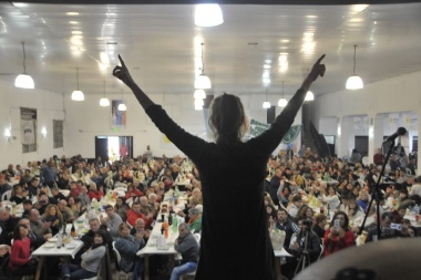 UC aprovechó el 25 de mayo para realizar una "demostración de fuerza" rumbo a las elecciones