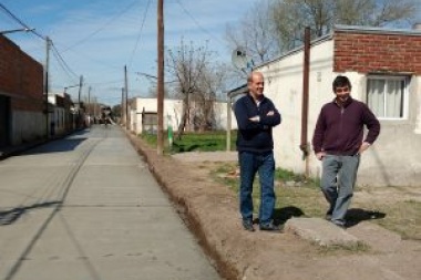 Zurro recorre obra pública sin mencionar a nación ni a provincia