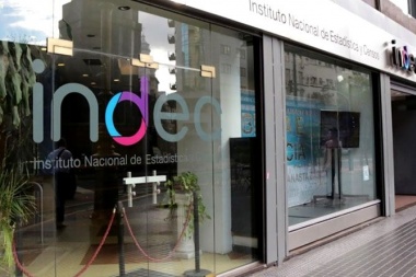 Según el Indec, una familia con dos hijos necesita $17.867,28 para no caer en la pobreza