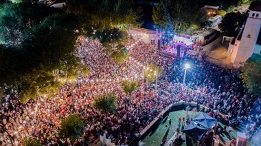 Este viernes cierran los corsos en Baigorrita que convocaron a una multitud en las dos primeras noches
