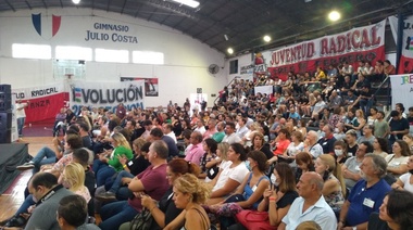 La cuarta movió militancia hacia La Plata al plenario de Evolución