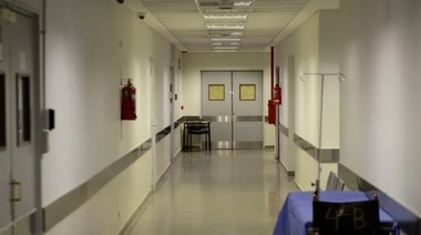 Libertarios impulsan una ley para que extranjeros paguen por la salud pública