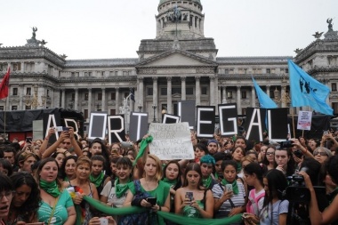 La legalización del aborto se empieza a discutir en el Senado de la Nación