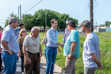 Petrecca recorrió obras en el barrio José Hernández y agradeció a Vidal y Macri