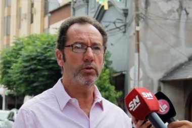 Carlos Casares: El Ejecutivo anunció el adelanto de un 4% de aumento para julio