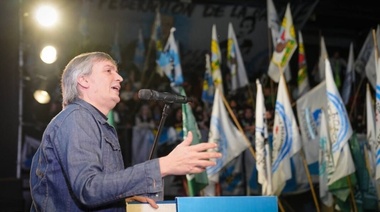 Máximo criticó al interior del FdT: "no basta que nos una el espanto”
