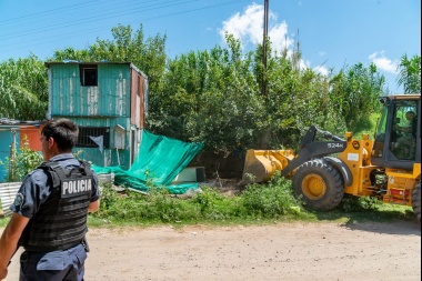 La policía demolió un bunker que era apuntado por venta de droga en Junín