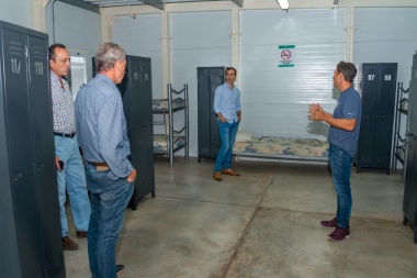 Petrecca recorrió instalaciones de lo que podría ser un centro de salud de emergencia