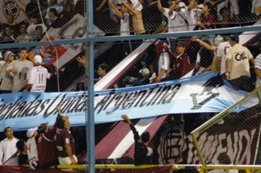 Quedó en suspenso: Postergan para fin de año el tratamiento de la ley anti barras