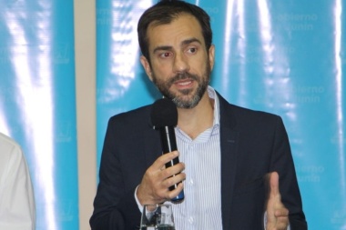 "La pobreza es una de las mayores deudas de nuestra democracia"