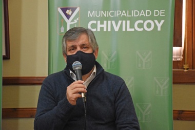 Britos afirmó que "no debe haber competencia entre municipios" y descartó la circulación comunitaria