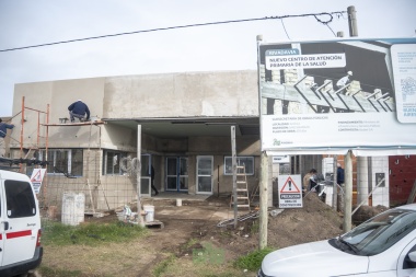 Juanci Martínez recorrió la obra del nuevo Centro de Salud de América