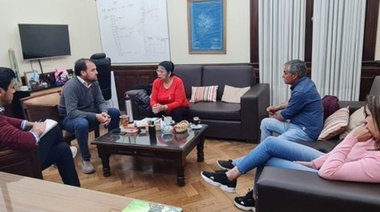 Reynoso premió con 20.000 pesos a los municipales en su día