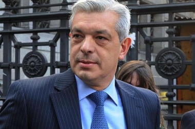 Aiola se declara la emergencia económica a sí mismo