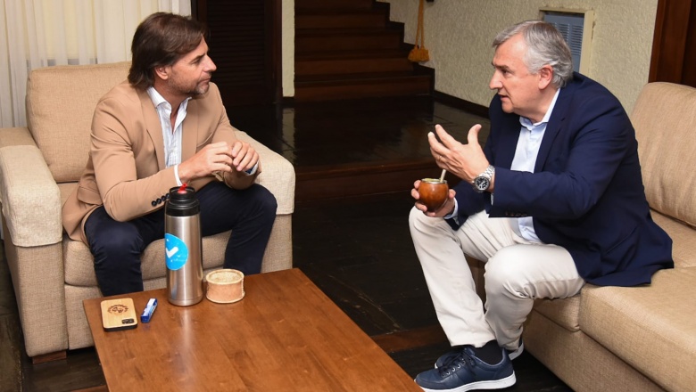 Morales se reunió con el presidente de Uruguay Luis Lacalle Pou