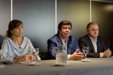 Giaccone se mostró con intendentes peronistas por la seguridad en la Provincia