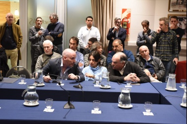 "No vamos a apoyar una ley que perjudica a las Pymes", aseguró Alonso
