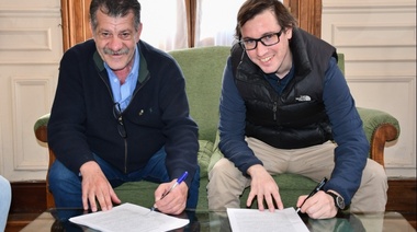 Barenghi firmó la aquisición de seis nuevos lotes por parte de CONBRA SA en el Parque Industrial