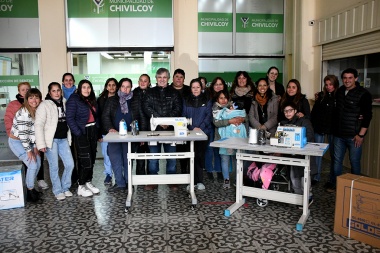 21 beneficiarias recibieron máquinas de coser gestionadas ante nación por la Secretaría de Desarrollo Social