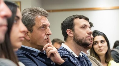 Massa se mostró en una reunión de la Fundación Encuentro y planteó que “el país necesita más propuestas que críticas”
