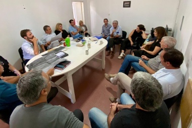 Concejales recibieron a colegios profesionales por la obra del Viaducto