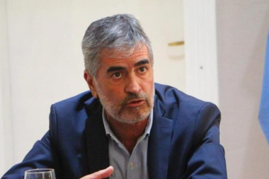 “Improvisado y sin sustento”: Rosa arremetió sobre la propuesta de LLA
