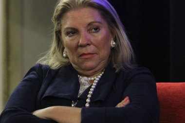 Carrió en defensa de Macri: denunció que planean un “golpe cambiario” para destituirlo