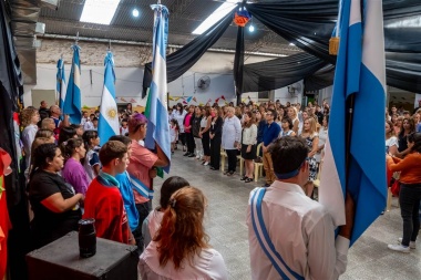 De Miguel acompañó el inicio del ciclo lectivo 2024 en Junín