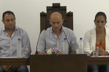 Lago defendió la gestión y la contrastó con el modelo nacional